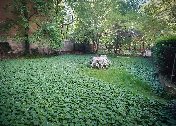 French Style Charming With Garden Budapest