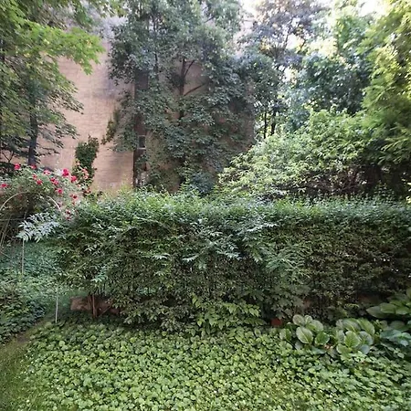 French Style Charming With Garden Budapest